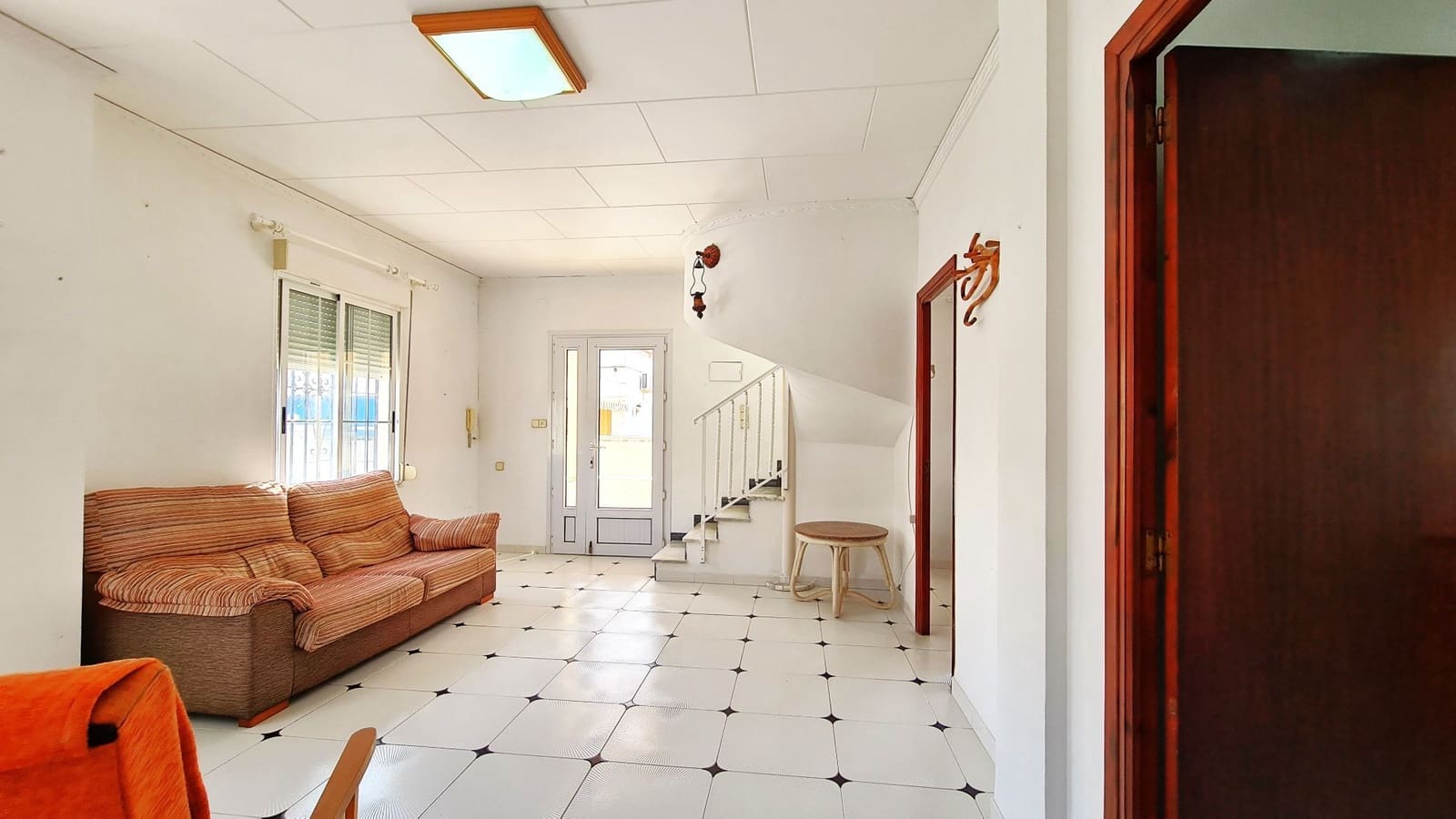 5 Zimmer Villa zu verkaufen in Oliva mit Garage - 500.000 € (Ref: 9919300)