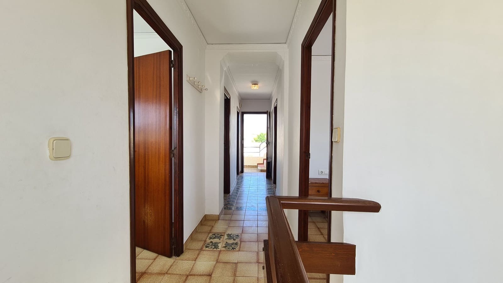 5 Zimmer Villa zu verkaufen in Oliva mit Garage - 500.000 € (Ref: 9919300)