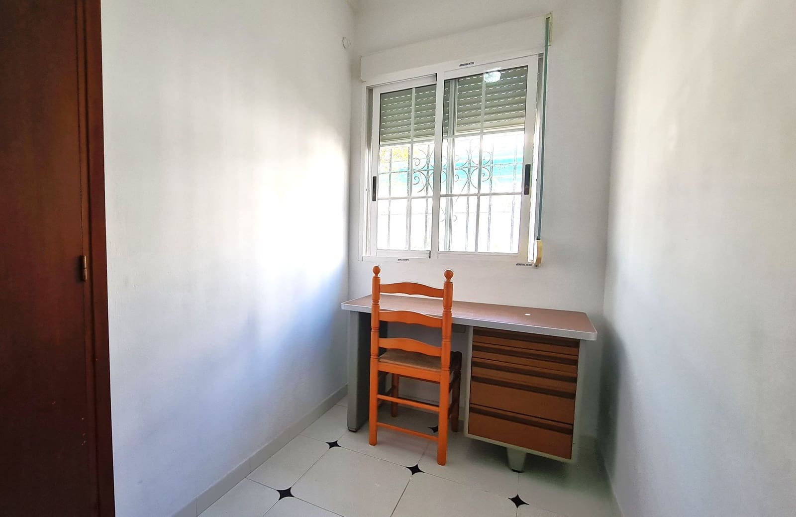 5 Zimmer Villa zu verkaufen in Oliva mit Garage - 500.000 € (Ref: 9919300)
