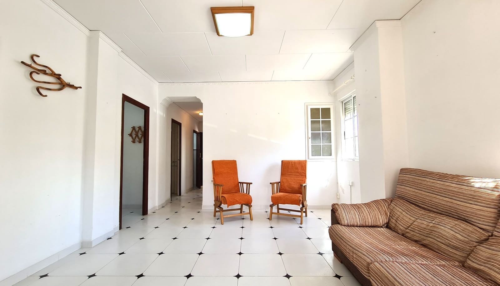 5 Zimmer Villa zu verkaufen in Oliva mit Garage - 500.000 € (Ref: 9919300)