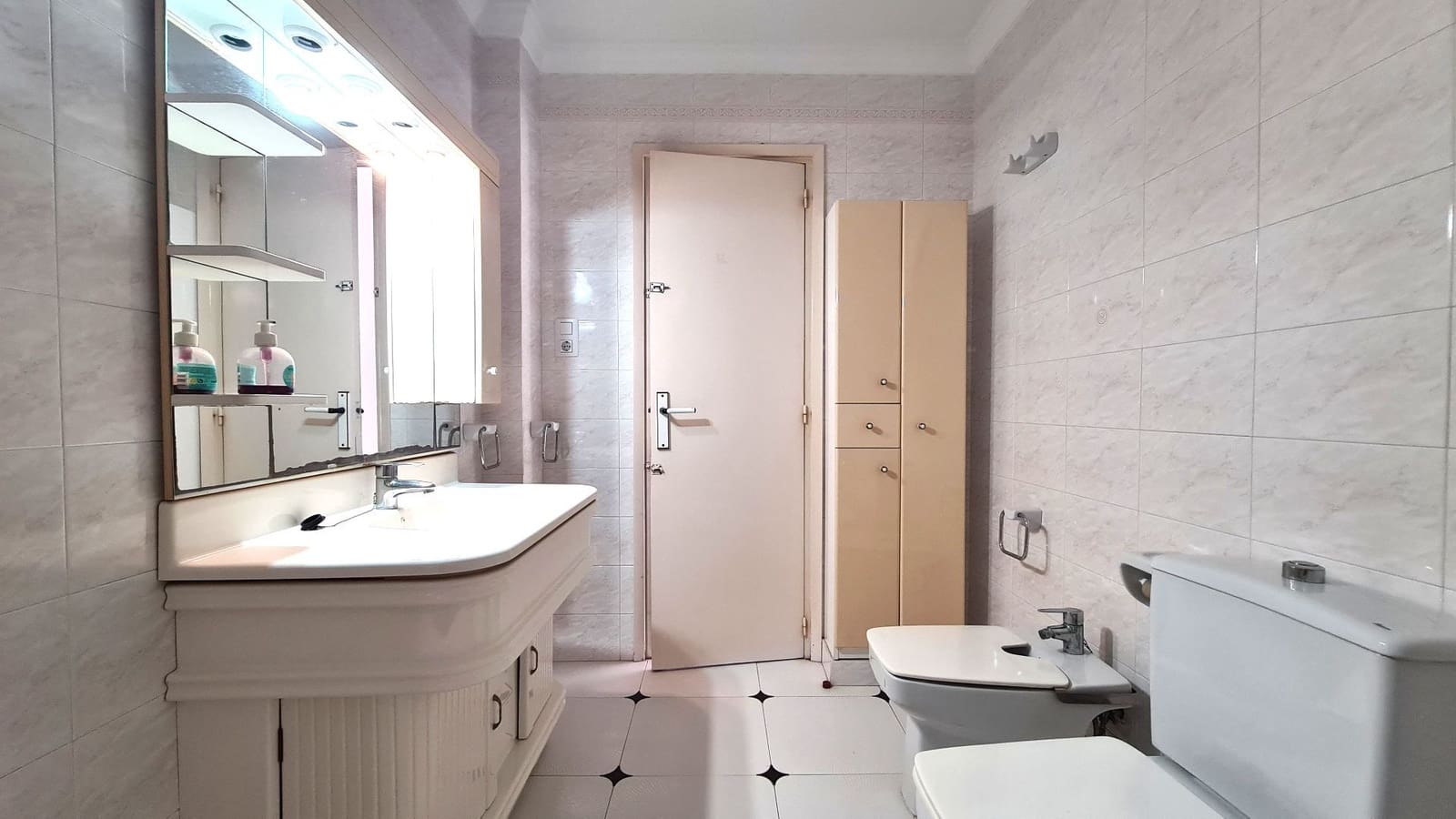 5 Zimmer Villa zu verkaufen in Oliva mit Garage - 500.000 € (Ref: 9919300)