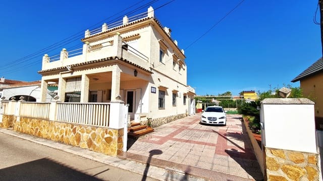 5 Zimmer Villa zu verkaufen in Oliva Playa, Oliva mit Garage - 500.000 € (Ref: 9919300)