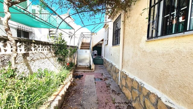 5 Zimmer Villa zu verkaufen in Oliva Playa, Oliva mit Garage - 500.000 € (Ref: 9919300)
