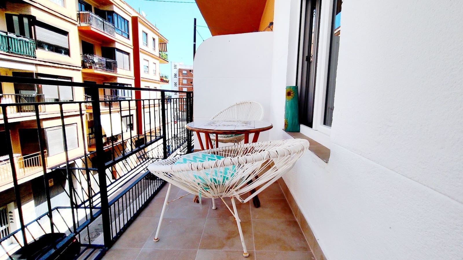 Piso de 3 habitaciones en Oliva en alquiler - 800 € (Ref: 9928678)