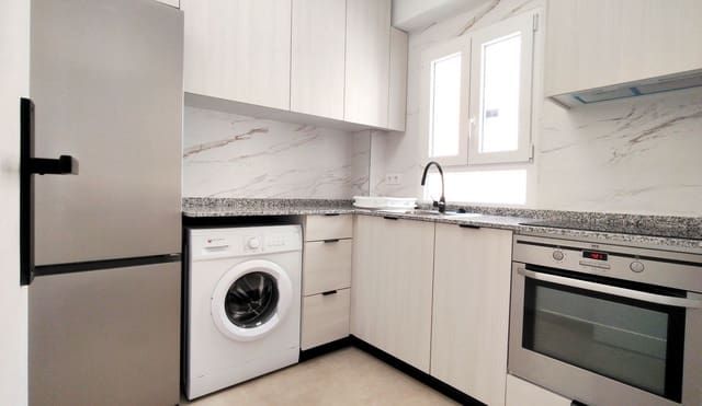 Appartement de 3 chambres à louer à Oliva Pueblo, Oliva - 800 € (Ref: 9928678)