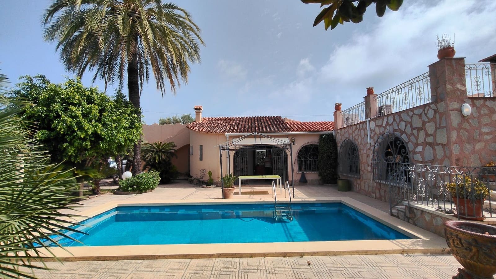 3 bedroom Villa for sale in Els Poblets with pool garage - € 660,000 (Ref: 9966084)