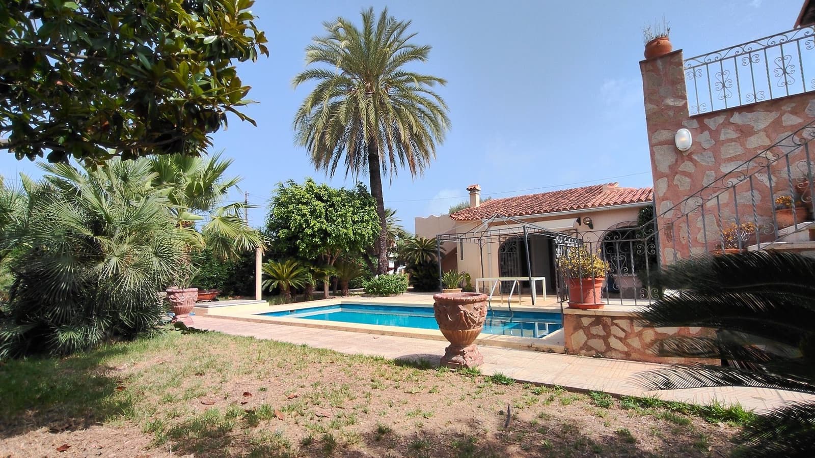 3 bedroom Villa for sale in Els Poblets with pool garage - € 660,000 (Ref: 9966084)