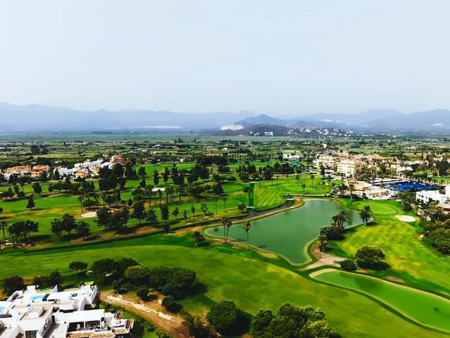 5 Zimmer Villa zu verkaufen in Oliva Nova, Oliva mit Garage - 380.000 € (Ref: 9980166)
