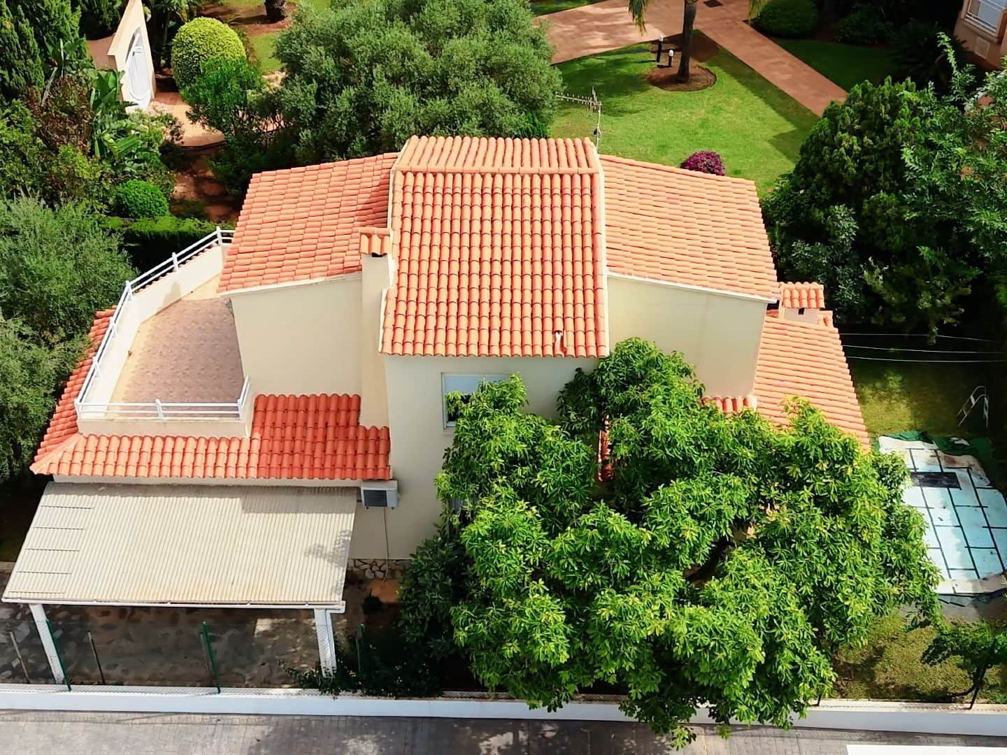 5 Zimmer Villa zu verkaufen in Oliva Nova mit Garage - 380.000 € (Ref: 9980166)