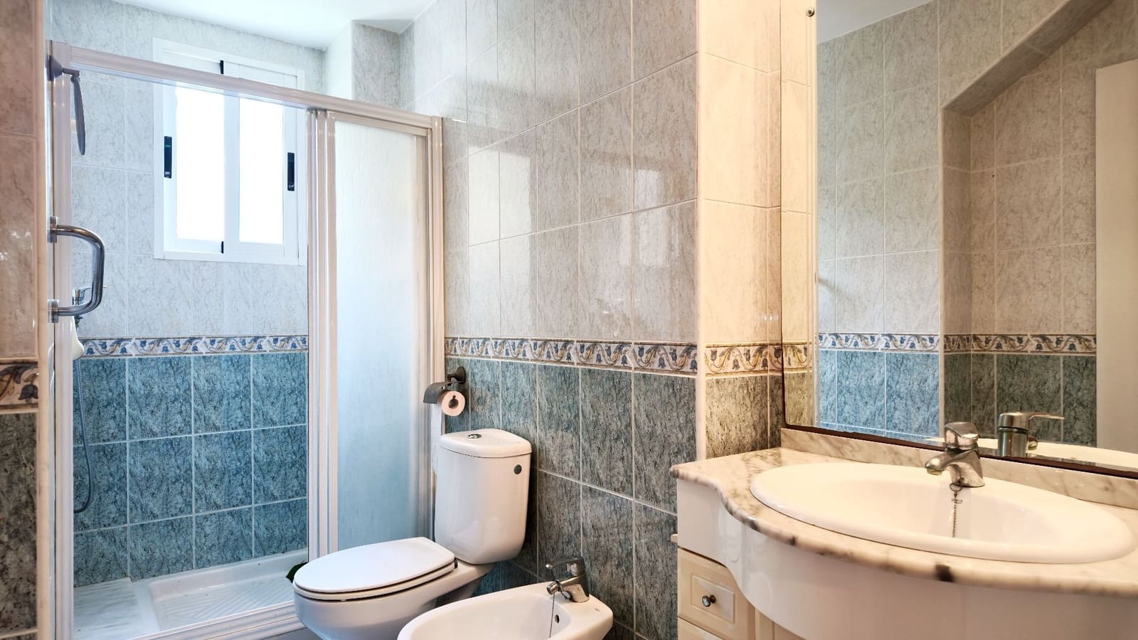 5 Zimmer Villa zu verkaufen in Oliva Nova mit Garage - 380.000 € (Ref: 9980166)