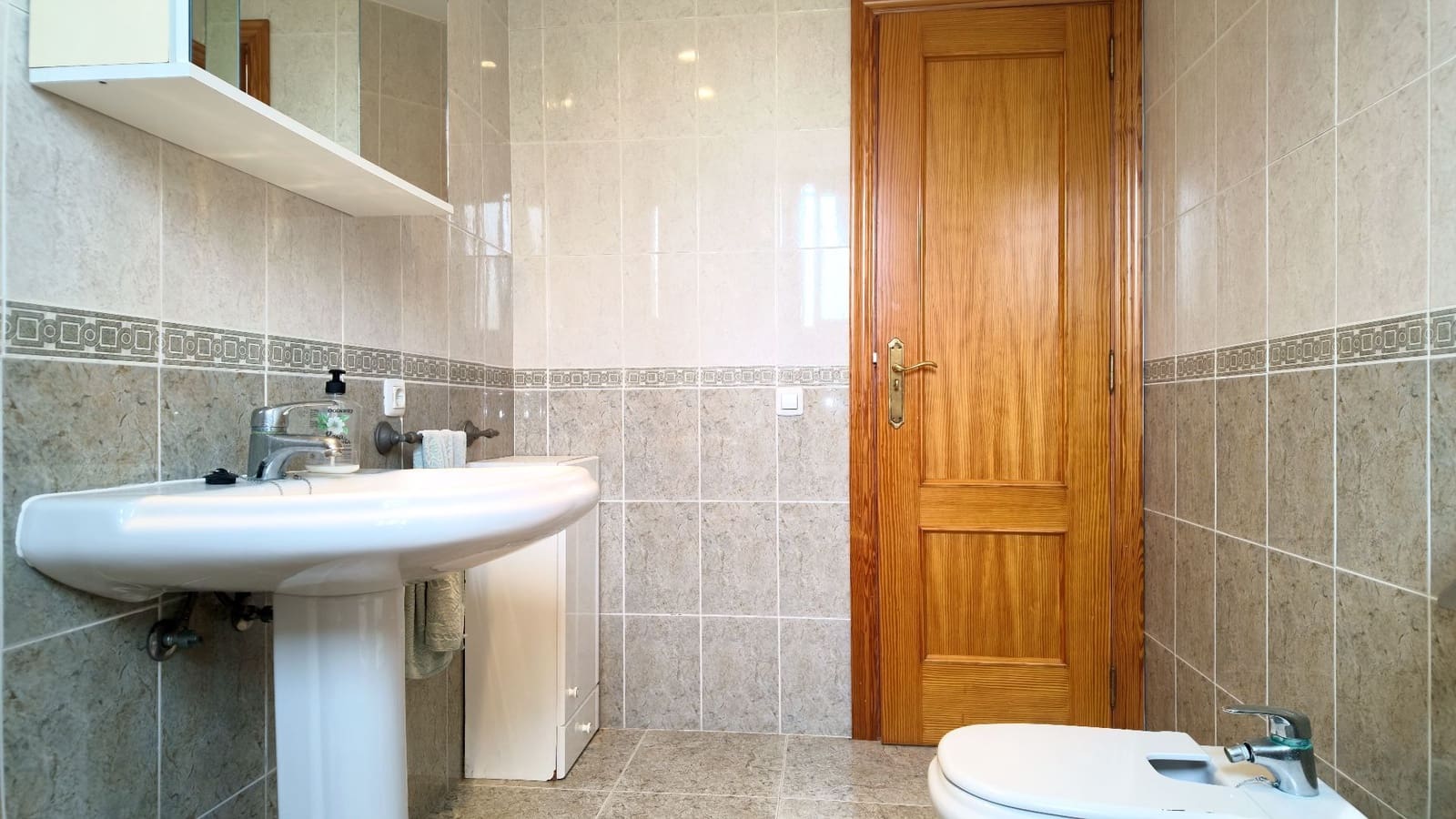 5 Zimmer Villa zu verkaufen in Oliva Nova mit Garage - 380.000 € (Ref: 9980166)