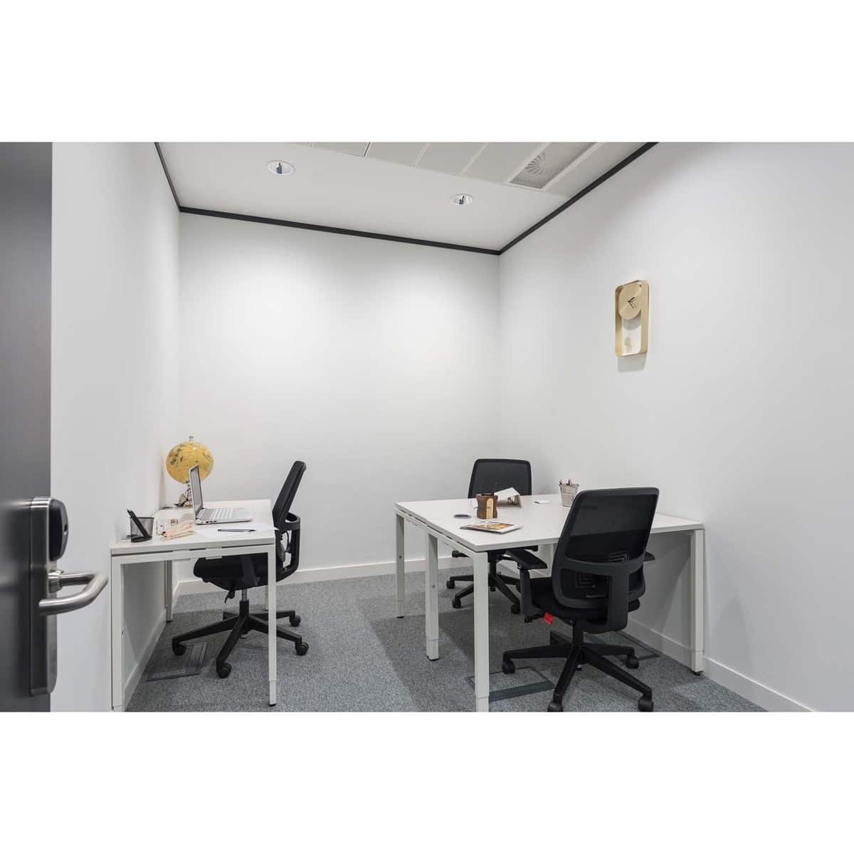 Bureau à louer à Madrid ville - 671 € (Ref: 9420713)