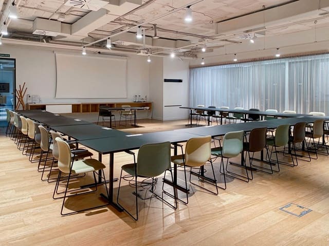 Kontor til leie i El Poblenou, Barcelona by - € 1 149 (Ref: 9420720)