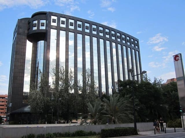Office for rent in Mestalla, Valencia city - € 299 (Ref: 9420731)
