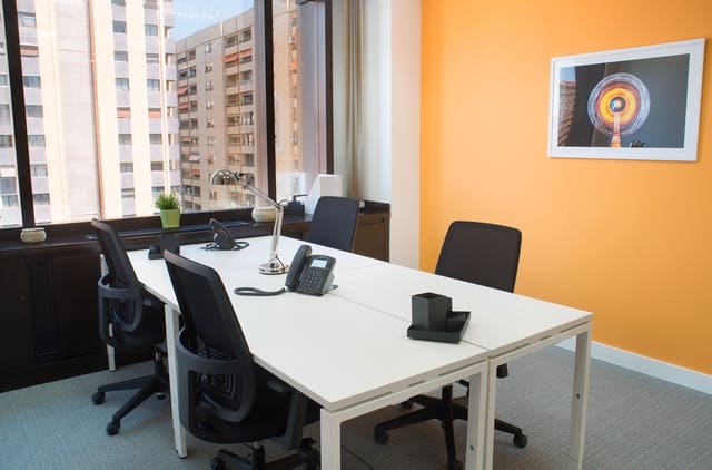 Office for rent in Mestalla, Valencia city - € 299 (Ref: 9420731)