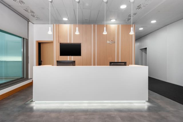 Office for rent in El Raval, Barcelona city - € 1,432 (Ref: 9420739)