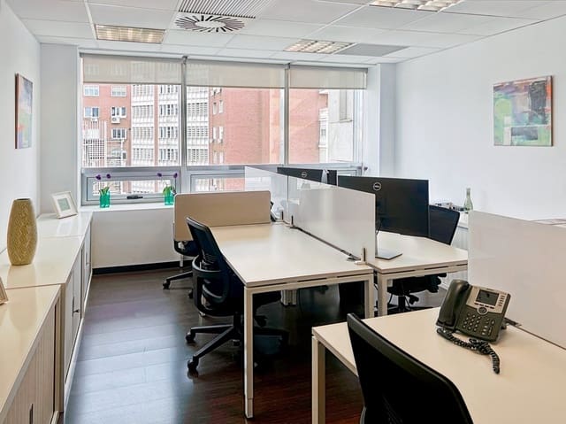 Kontor til leie i El Viso, Madrid by - € 269 (Ref: 9420740)