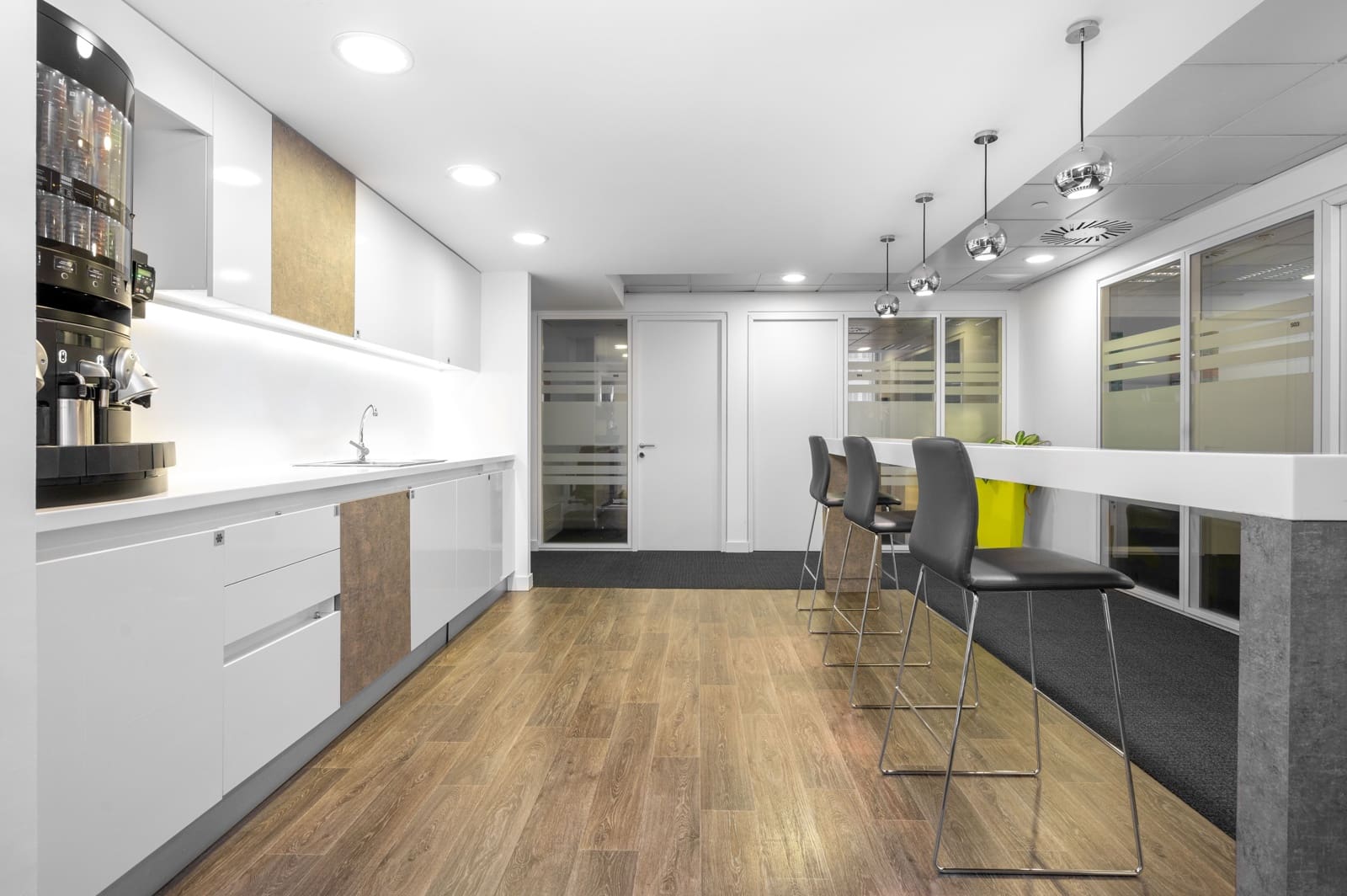 Office for rent in Madrid city - € 1,219 (Ref: 9420767)