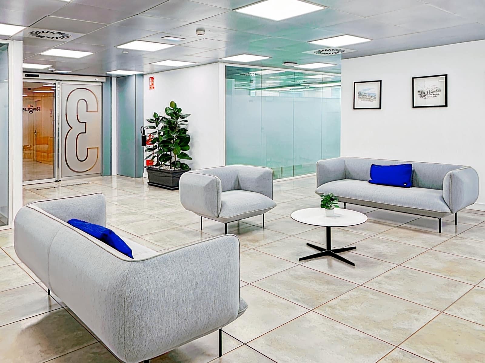 Office for rent in Zaragoza city - € 423 (Ref: 9420771)