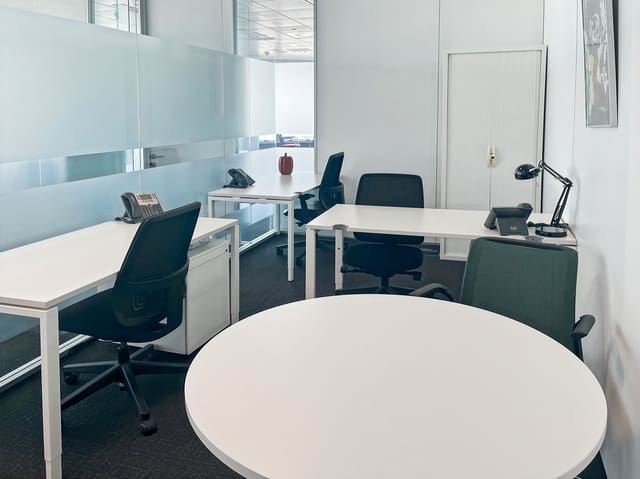 Oficina en La Paz, Madrid ciudad en alquiler - 1.249 € (Ref: 9420823)