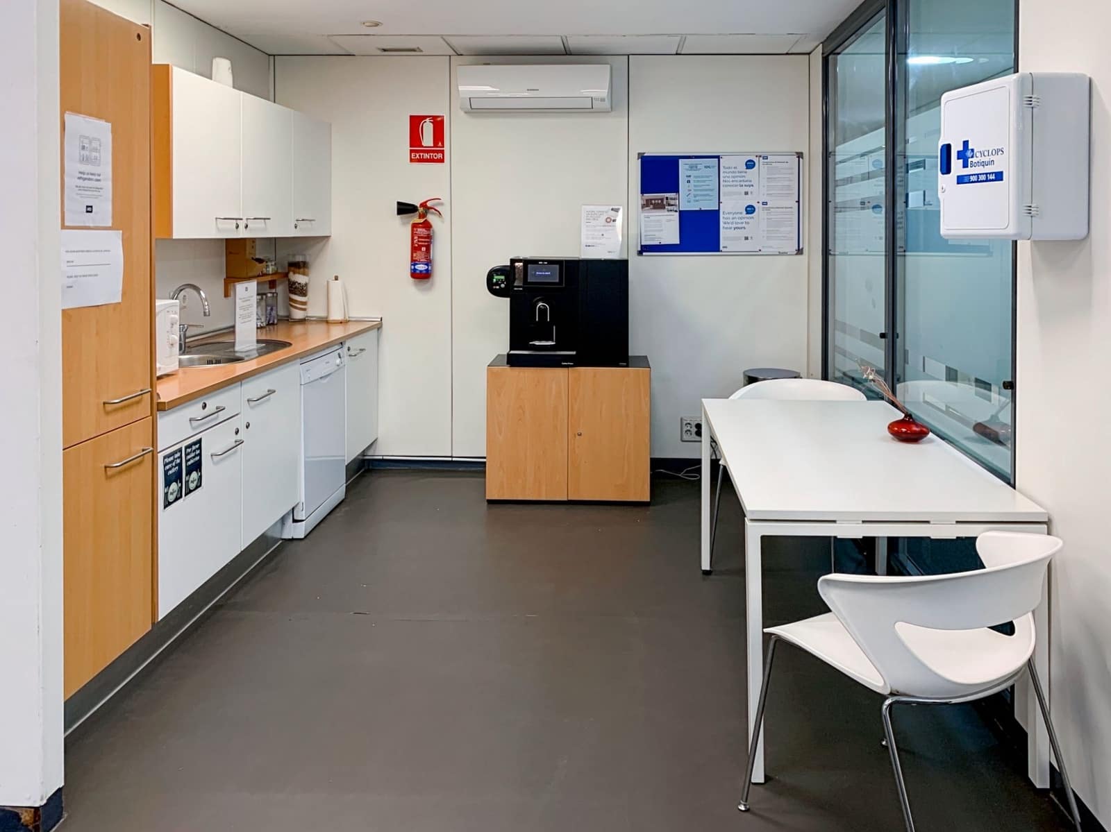 Office for rent in Marbella - € 1,321 (Ref: 9420840)