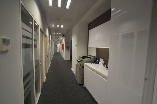 Biuro do wynajęcia w Valdefuentes, Miasto Madryt - 3 359 € (Ref: 9420845)