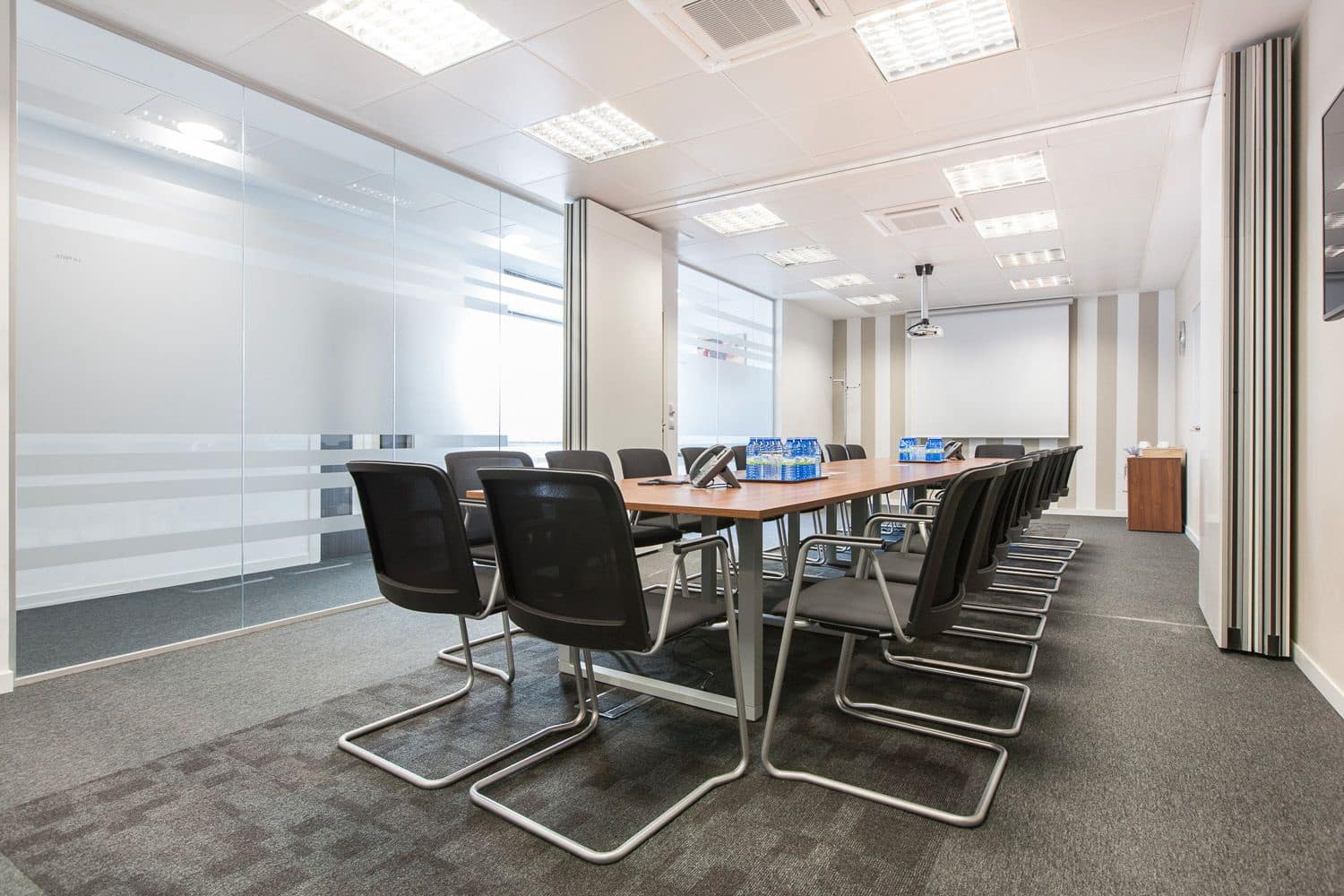 Office for rent in Madrid city - € 1,379 (Ref: 9420868)