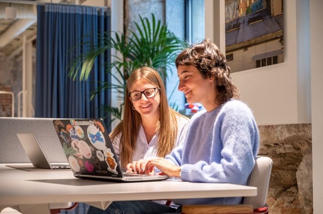 Kontor til leje i Cortes, Madrid by - € 978 (Ref: 9420897)