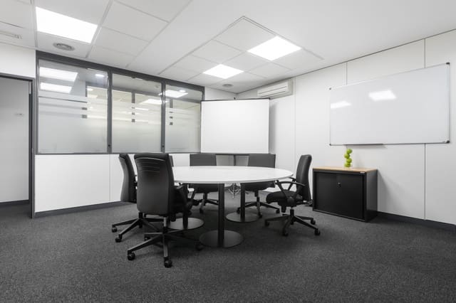 Office for rent in Ricardo Soriano, Marbella - € 109 (Ref: 9420907)