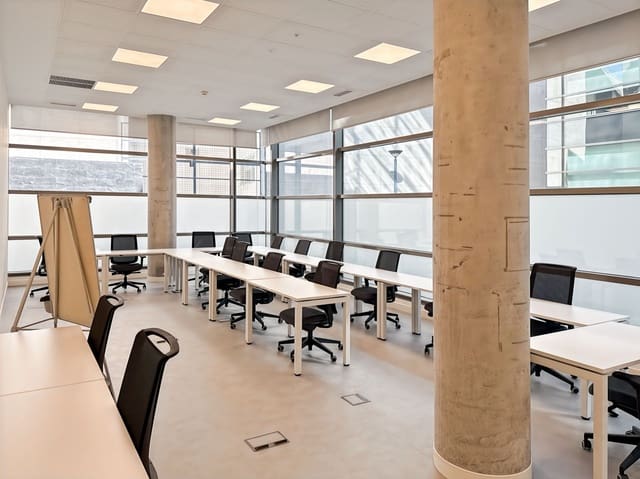 Toimisto vuokrattavana paikassa Simancas, Madrid kaupunki - 3 119 € (Ref: 9420920)