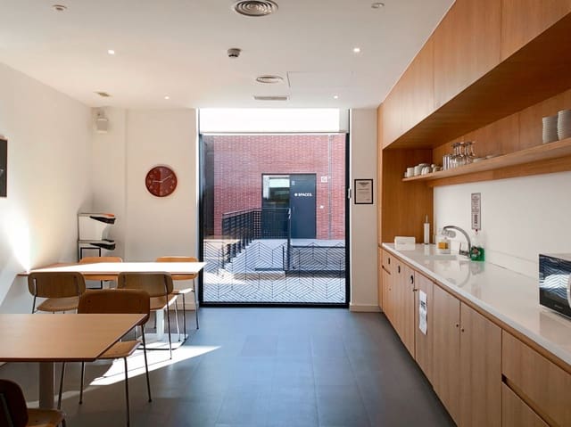 Kantoor te huur in El Poblenou, Barcelona stad - € 1.269 (Ref: 9420936)