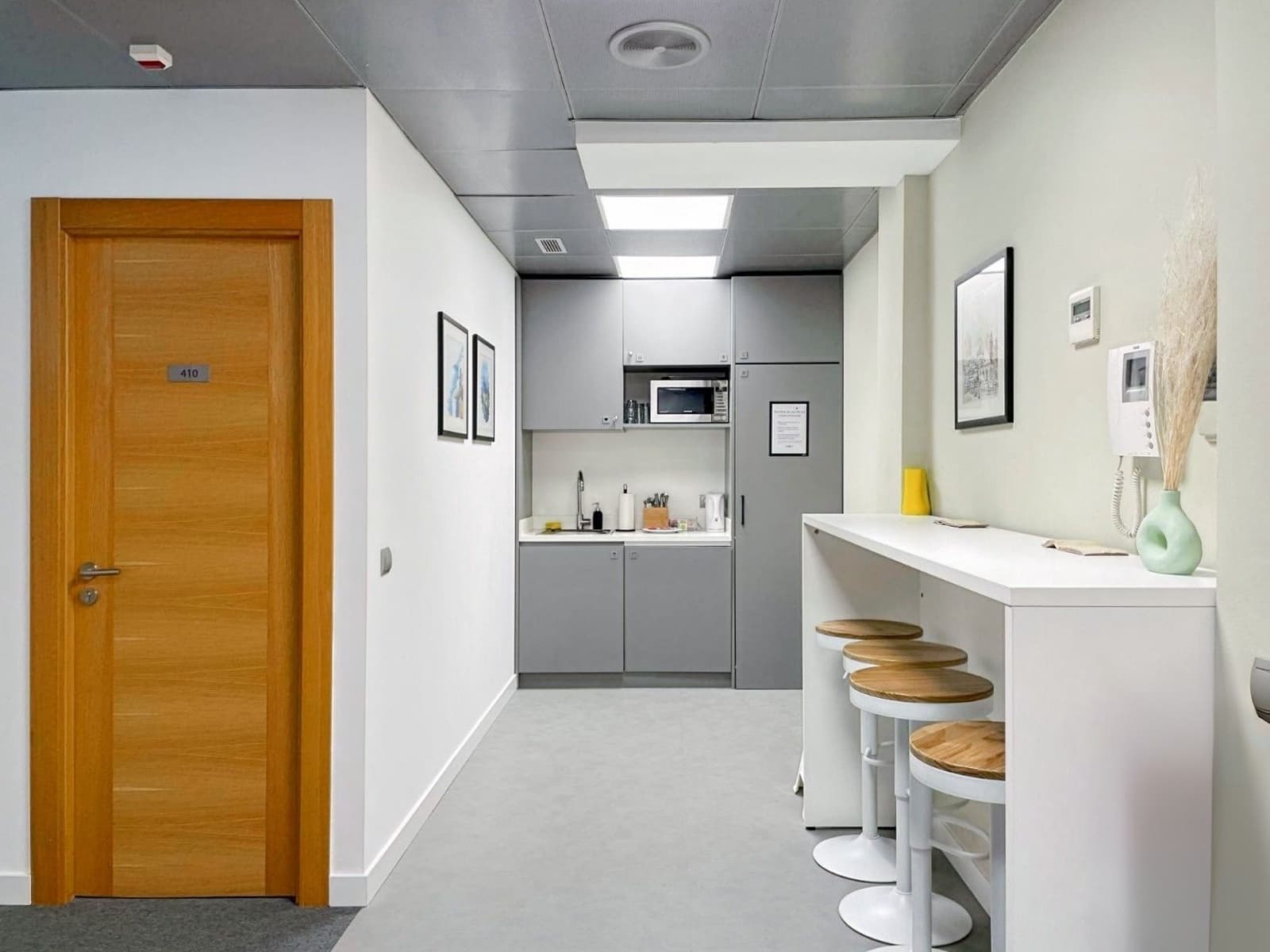 Office for rent in Santander - € 2,468 (Ref: 9420942)