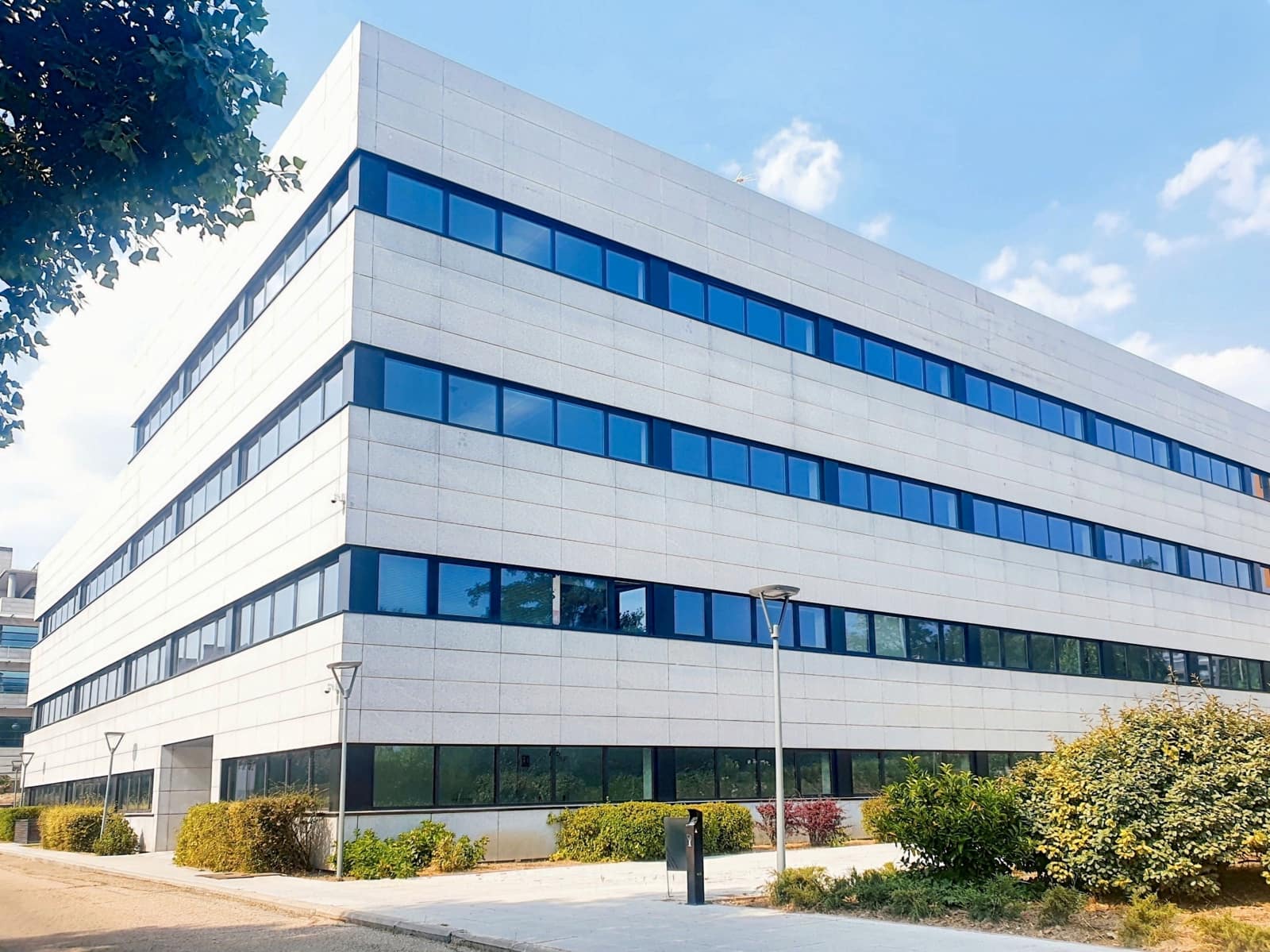 Office for rent in Las Rozas de Madrid - € 259 (Ref: 9420943)