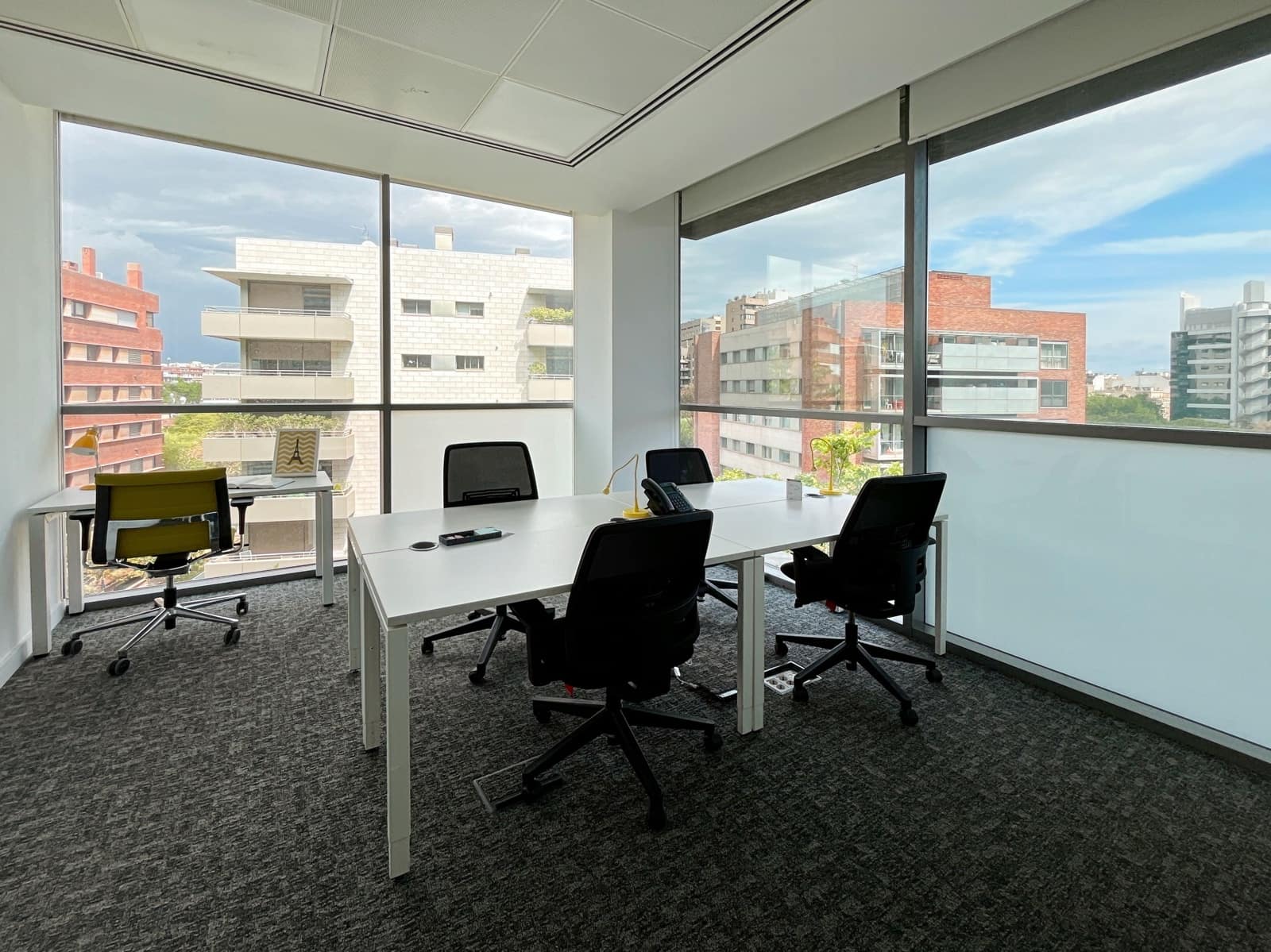 Kantoor te huur in Barcelona stad - € 929 (Ref: 9420946)