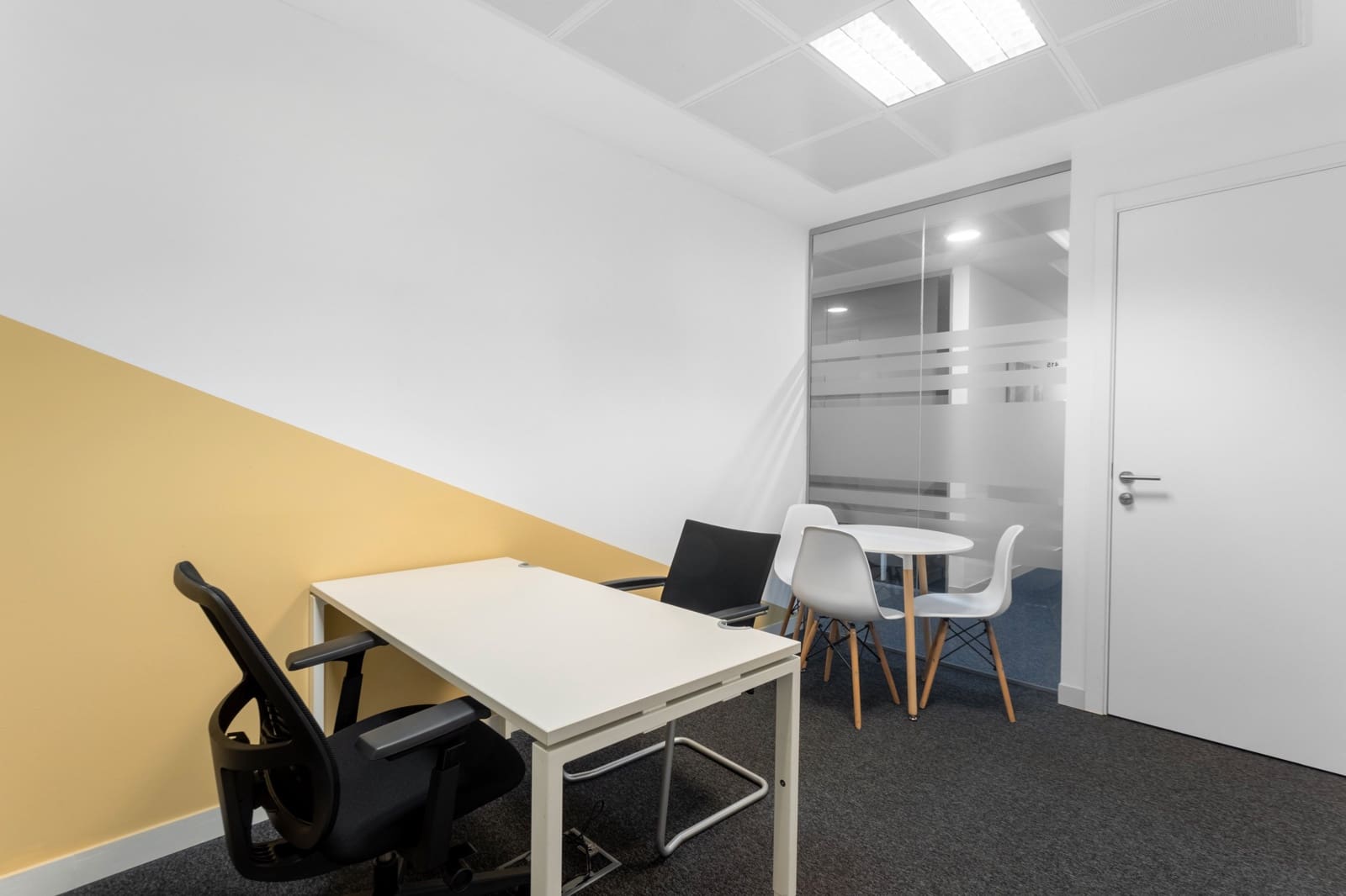 Office for rent in Barcelona city - € 549 (Ref: 9420963)