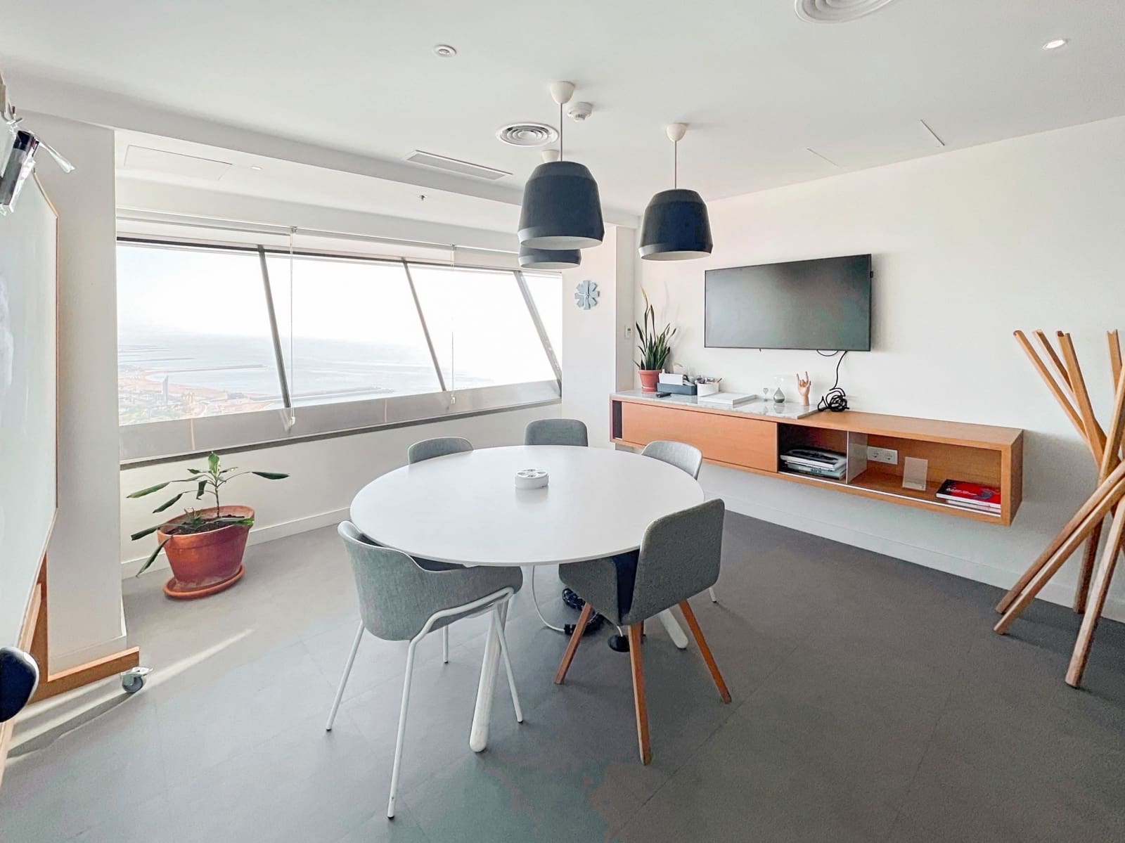 Office for rent in Barcelona city - € 109 (Ref: 9421011)