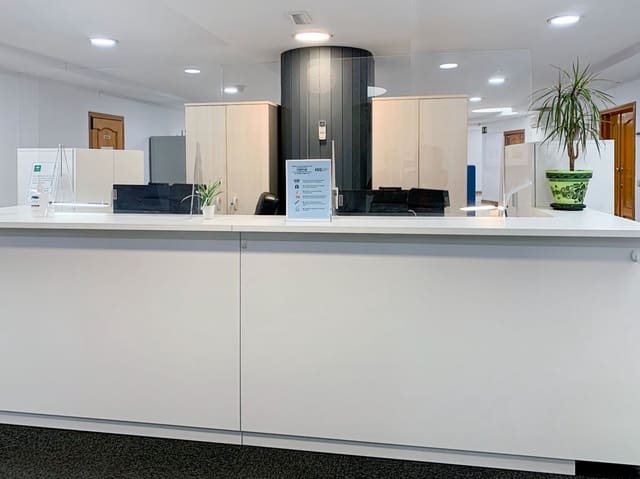 Escritório para arrendar em Ricardo Soriano, Marbella - 529 € (Ref: 9421038)