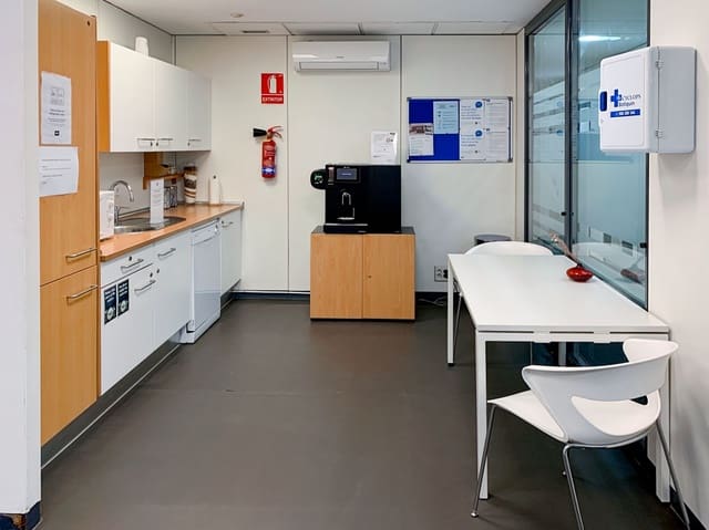 Escritório para arrendar em Ricardo Soriano, Marbella - 529 € (Ref: 9421038)