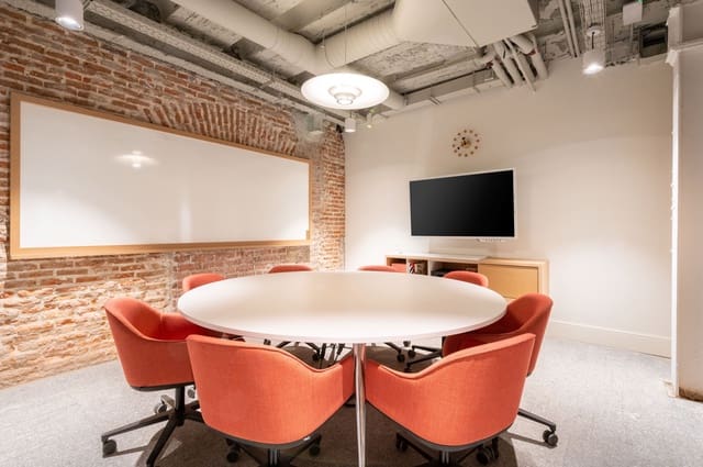 Kontor til leje i Cortes, Madrid by - € 1.879 (Ref: 9421059)