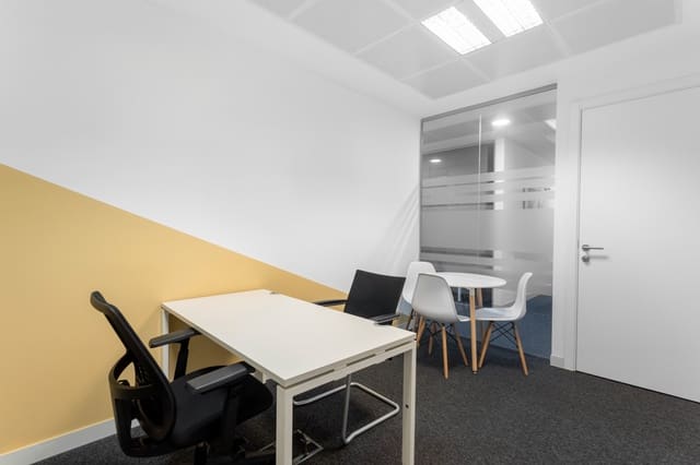 Office for rent in Sant Pere, Santa Caterina i La Ribera, Barcelona city - € 189 (Ref: 9421129)