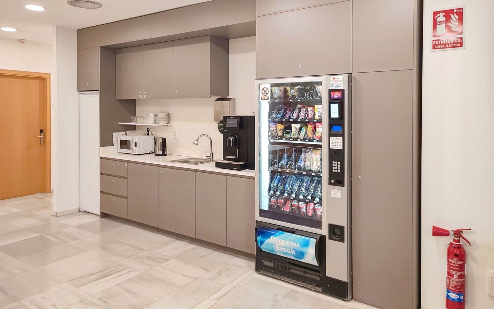 Kontor til leje i Valencia by - € 16.336 (Ref: 9421135)