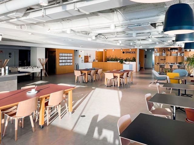 Kontor til leie i La Vila Olímpica del Poblenou, Barcelona by - € 1 143 (Ref: 9421178)