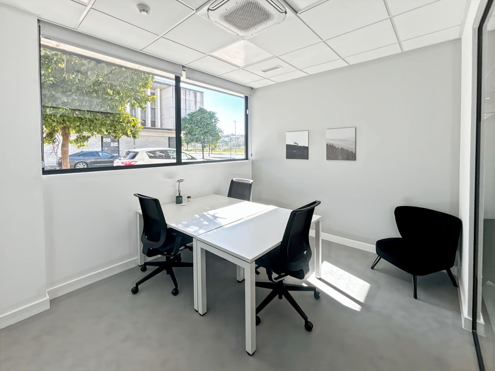 Office for rent in Camas - € 249 (Ref: 9421182)