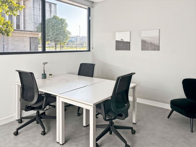 Office for rent in Camas - € 249 (Ref: 9421182)