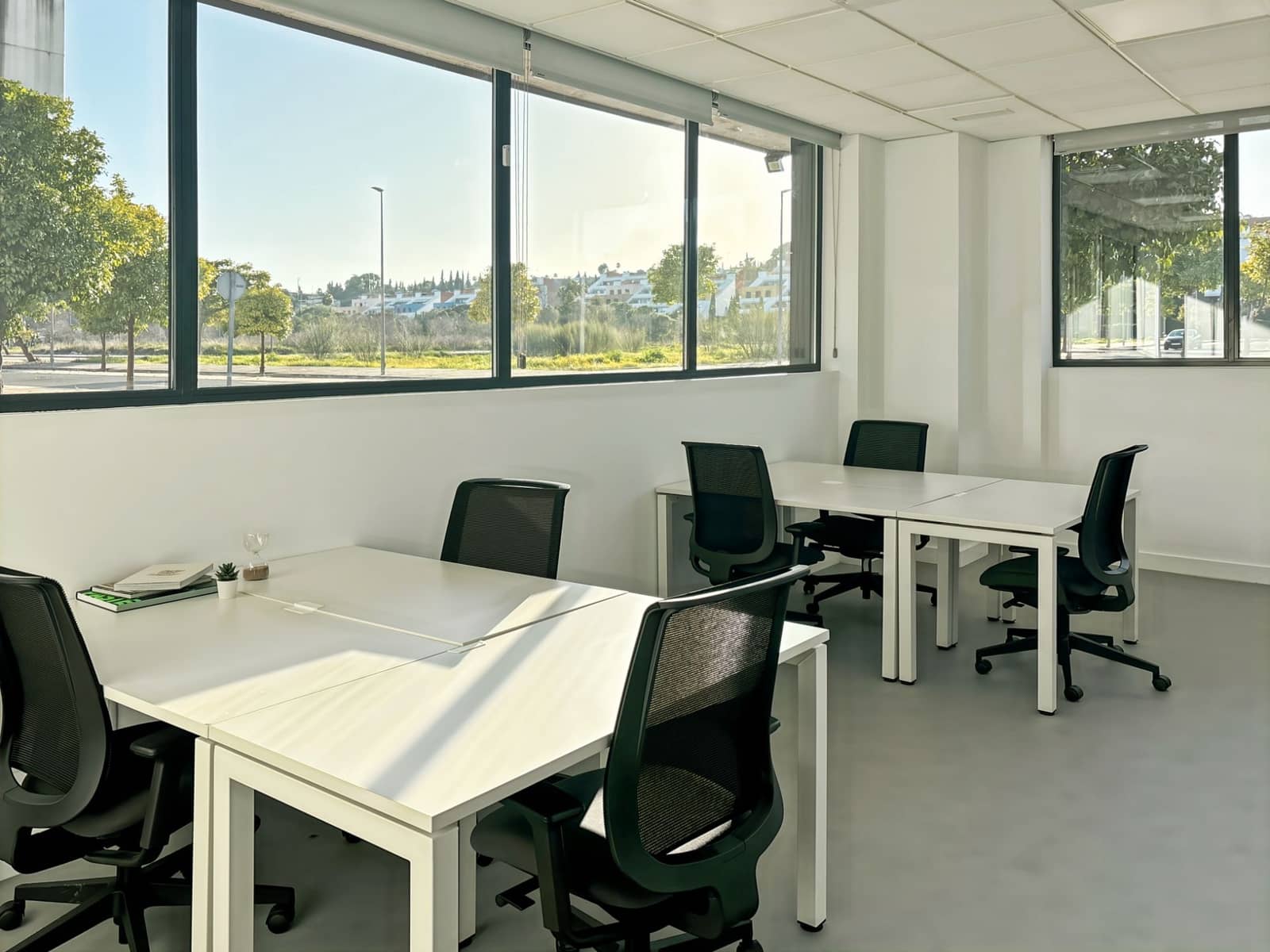 Toimisto vuokrattavana paikassa Camas - 369 € (Ref: 9421185)