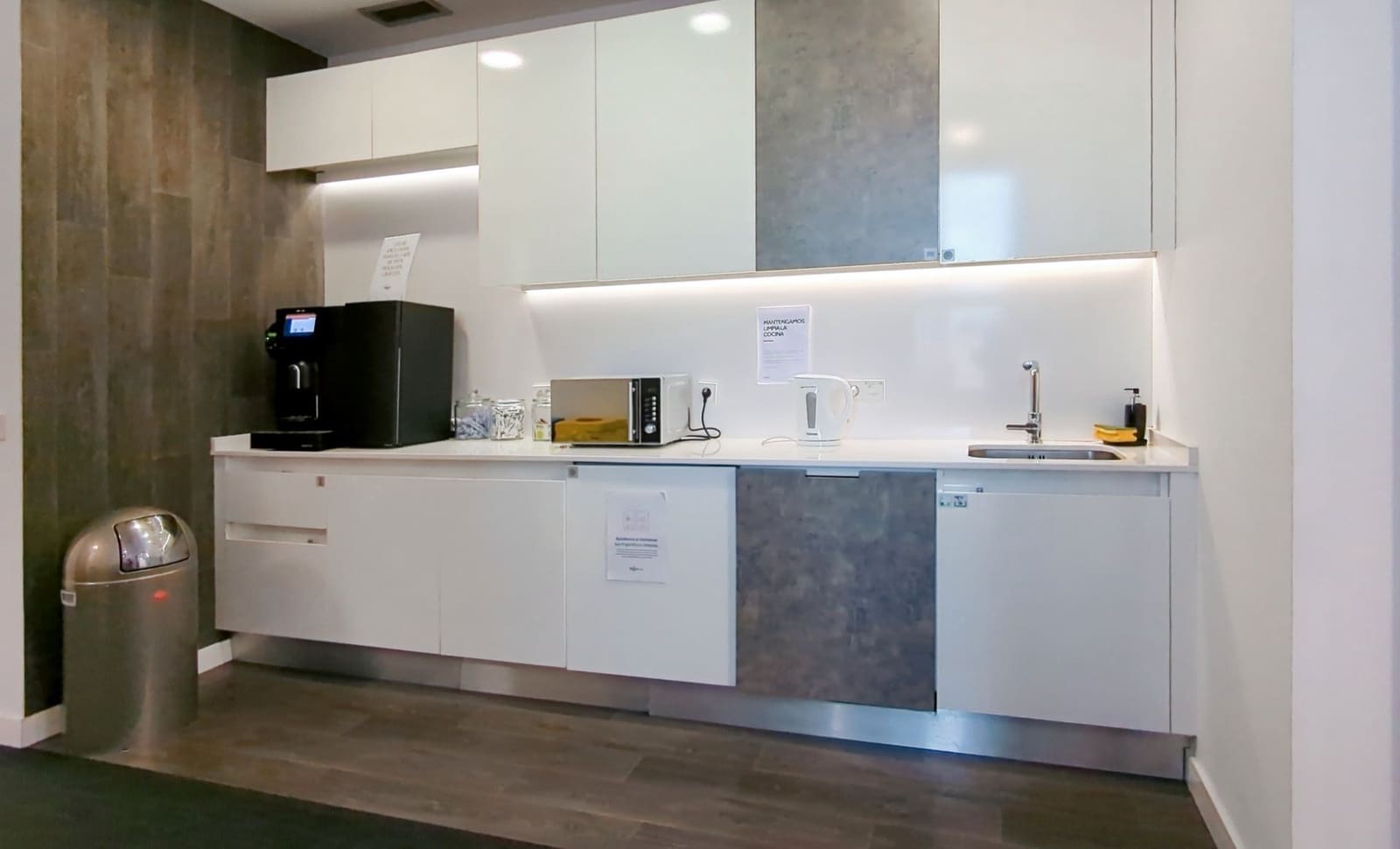 Office for rent in Madrid city - € 17,826 (Ref: 9421210)