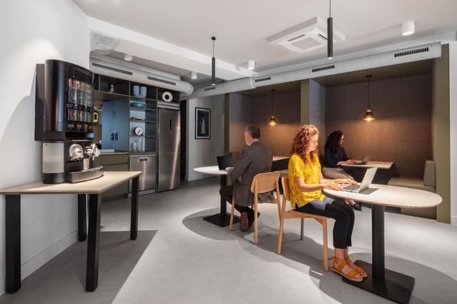 Kantoor te huur in Centro Urbano, Oviedo - € 13.904 (Ref: 9421223)