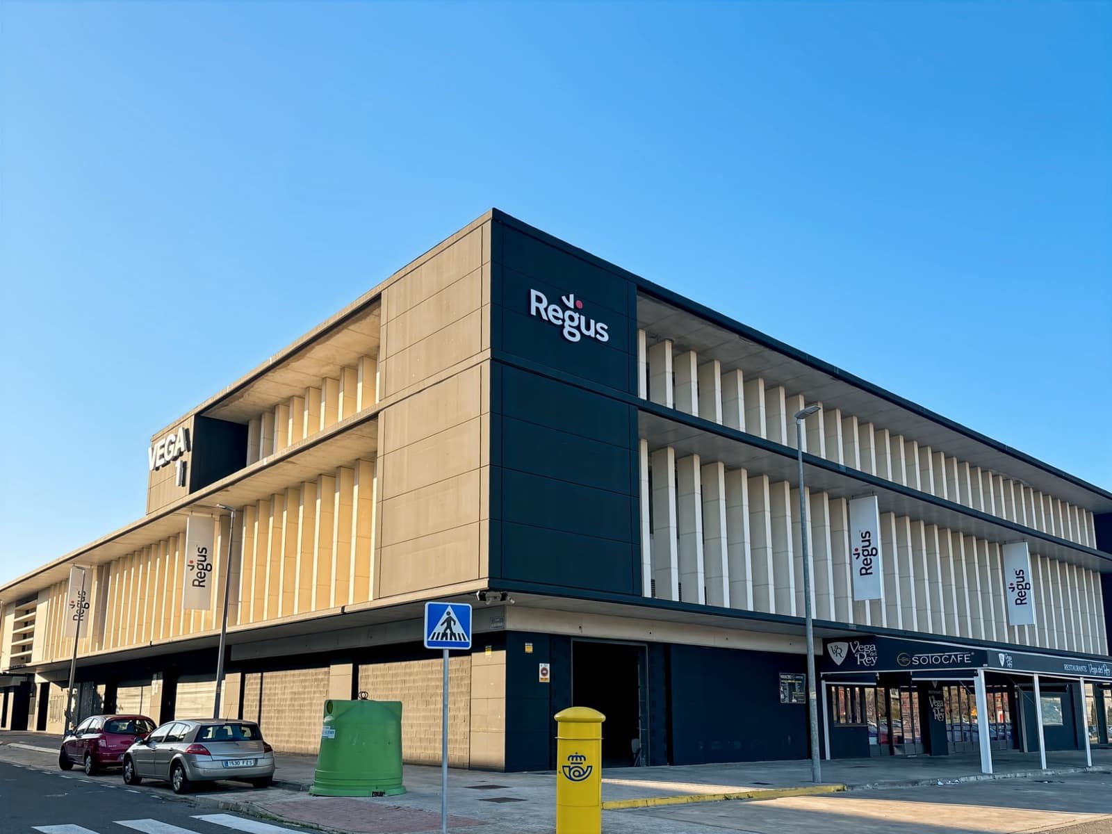 Office for rent in Camas - € 9,799 (Ref: 9421242)