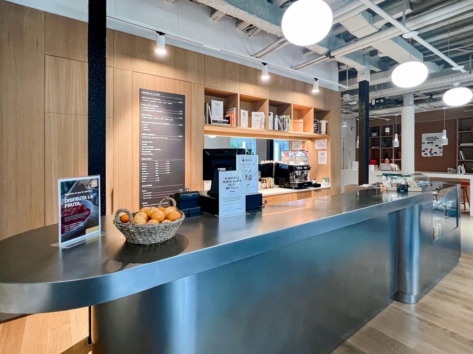 Kontor til leie i Madrid by - € 23 806 (Ref: 9421250)