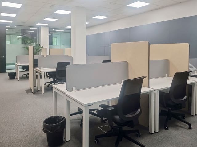 Büro zu vermieten in Sant Cugat del Vallès - 949 € (Ref: 9421311)